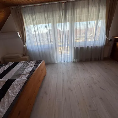 Marta Vendeghaz Gyenesdias