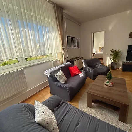 Marta Vendeghaz Денешдиаш