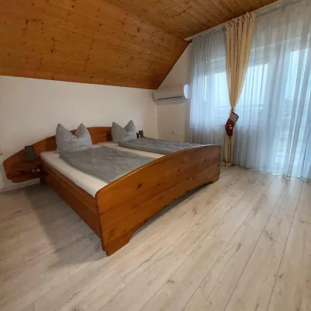 Marta Vendeghaz Дом отдыха *